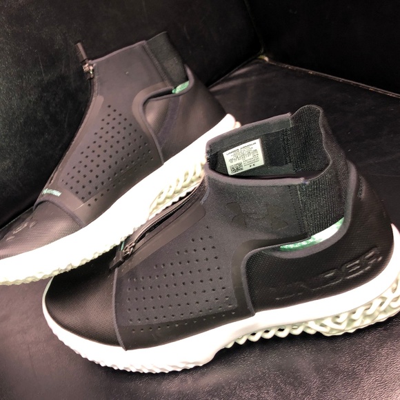 UA Women's Architech Futurist - Picture 2 of 3